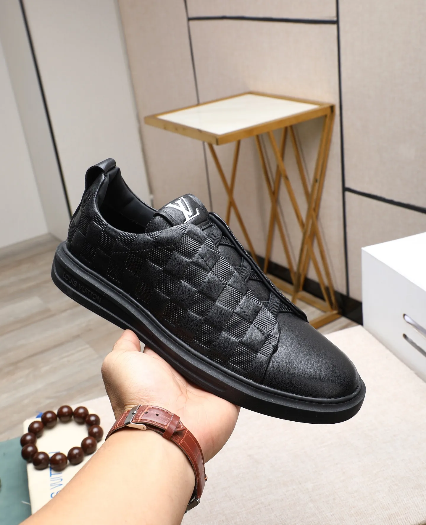 Men's shoes 💰460 【LOUIS VUITTON】Louis Vuitton 2 new products 👟Milan fashion show style 🇰🇾🇰🇾LV family logo, celebrity style, a must-have for fashionistas ⚠️Imported materials ➕Cow leather ➕Breathable leather lining ➕Special outsole 👞Number 38-44 (45 46 custom-made)